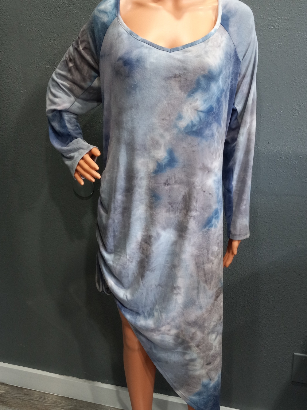Follow Me Apparel Women's Blue Tie-Dye Asymmetric Long Sleeve Dress